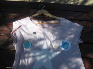 Badgeandfun. Personalised t-shirt